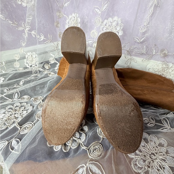 Elegant Wide Calf Tan Suede Platform Heeled Boots - Picture 9 of 15